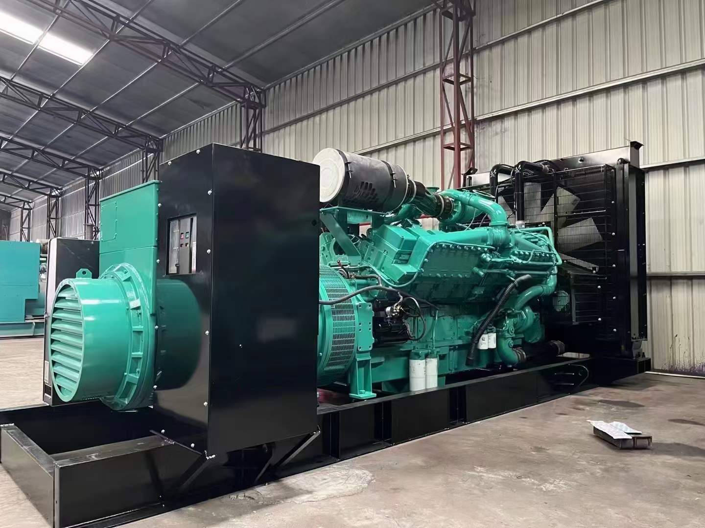 四方台如何降低 800kW 柴油发电机输出电流的波动？