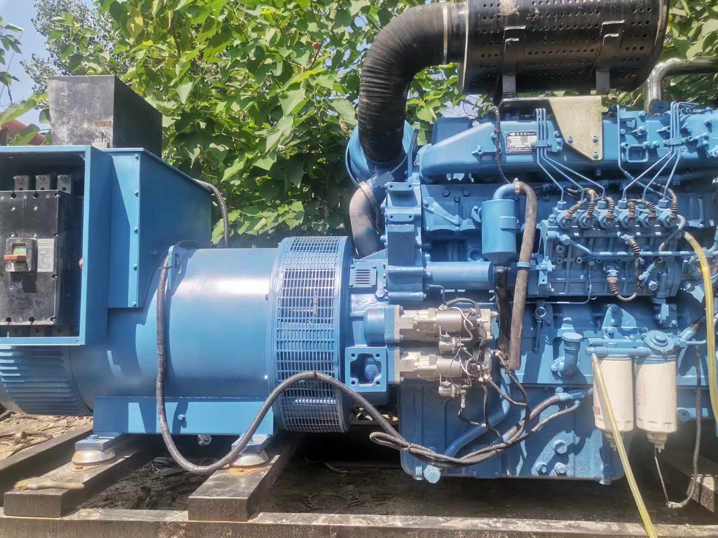 四方台详细说明降低 800kW 柴油发电机输出电流波动的方法